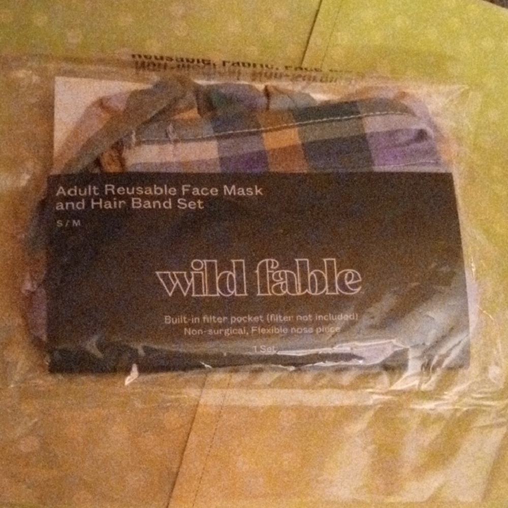 Wild Fable Plaid Face Mask (1) and Hair Band Set (1)